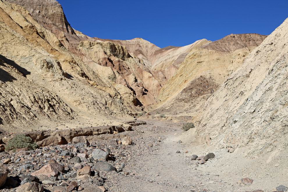 death valley golden canyon