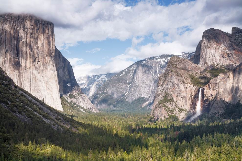 Yosemite tunnel view